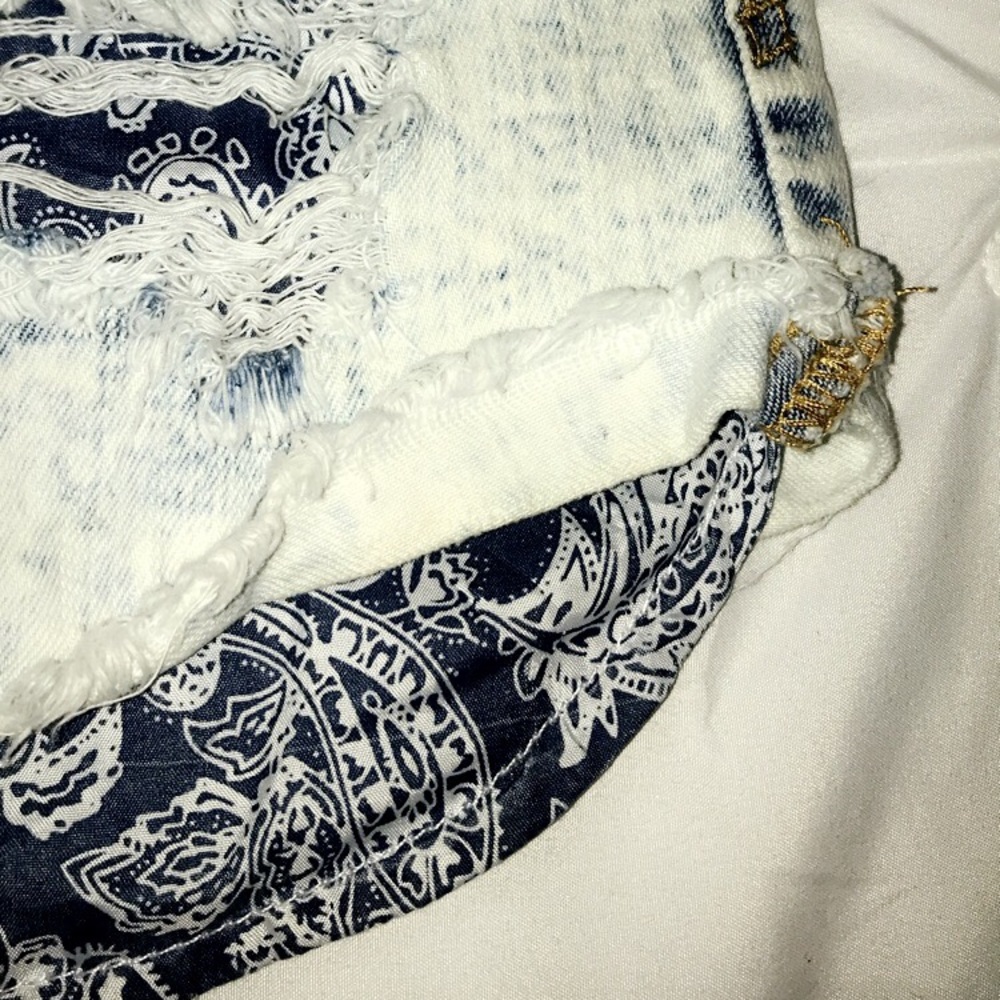 White washed vintage shorts - Picture 2 of 4
